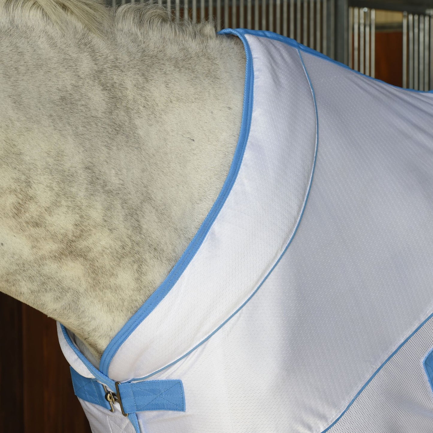 Weatherbeeta Air-Tec Cooler Standard White/Blue
