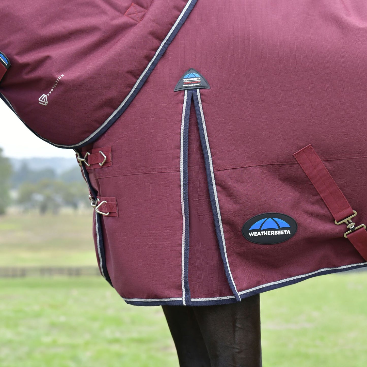 Weatherbeeta ComFiTec Essential Turnout Detach-A-Neck 220g Burgundy/Navy