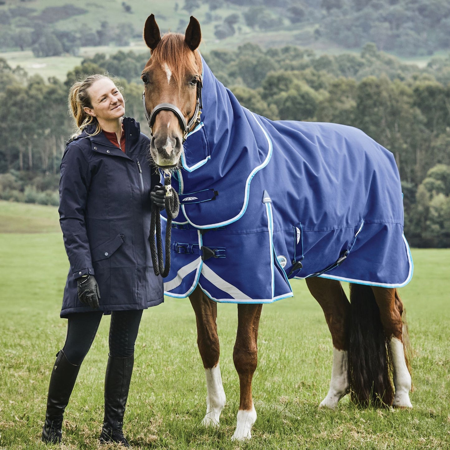 Weatherbeeta ComFiTec Ultra Hardi Detach-A-Neck Medium/Lite 100g Blue/Bright Blue/White