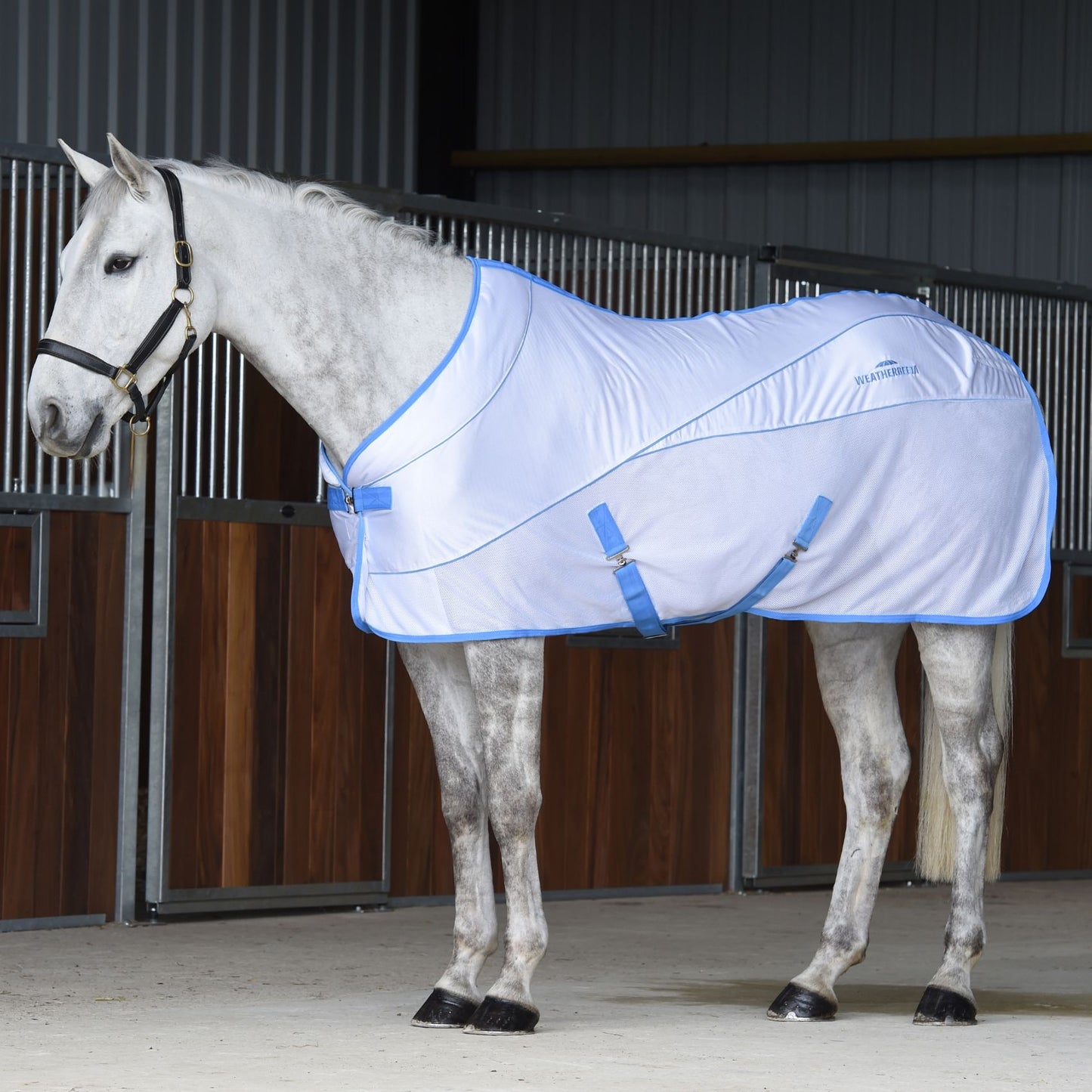 Weatherbeeta Air-Tec Cooler Standard White/Blue