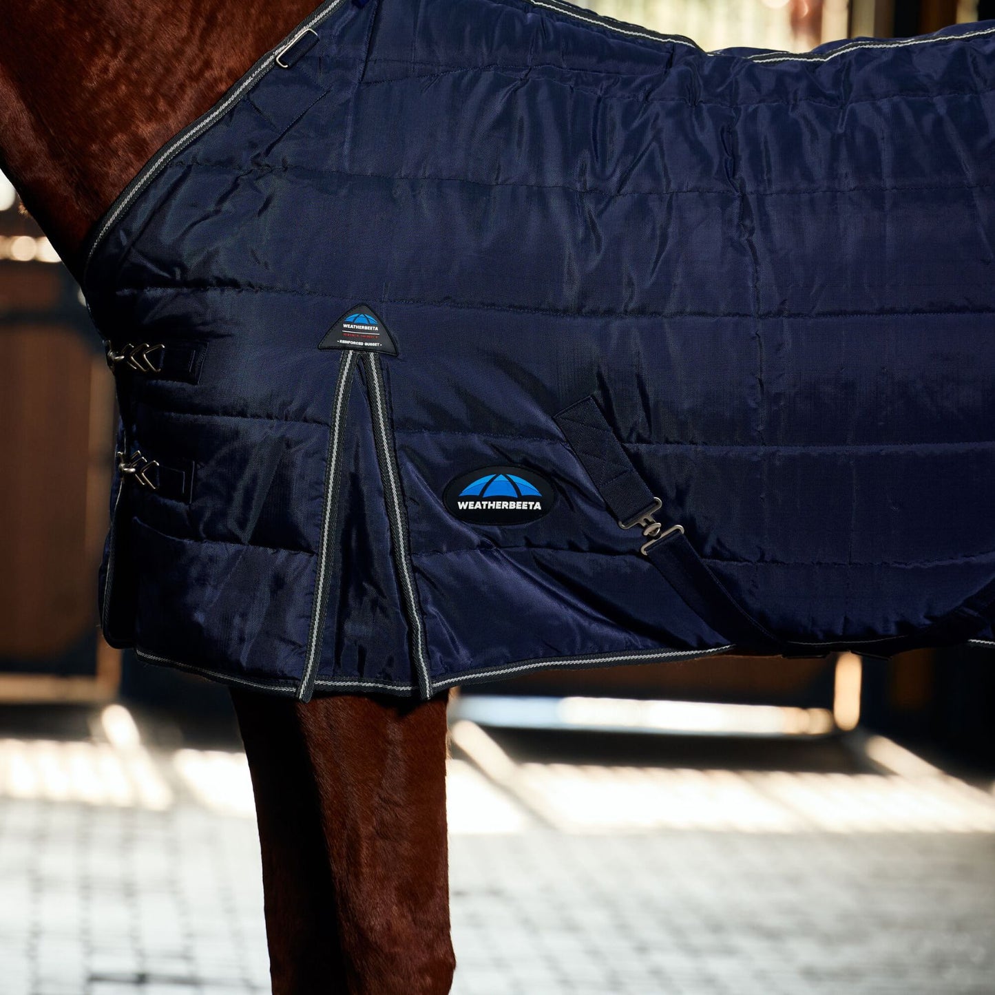 Weatherbeeta ComFiTec PP Channel Quilt Stable Detach-A-Neck 220g Navy/Charcoal