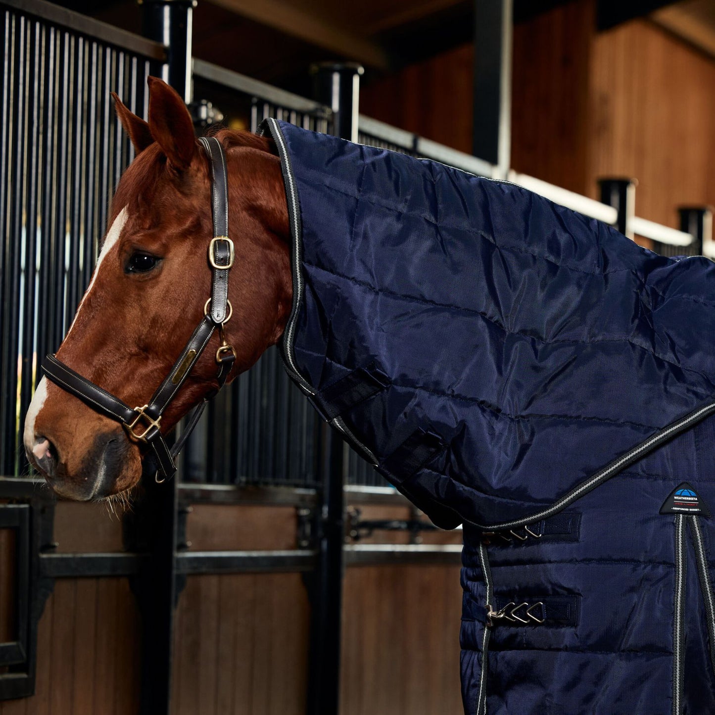 Weatherbeeta ComFiTec PP Channel Quilt Stable Detach-A-Neck 220g Navy/Charcoal